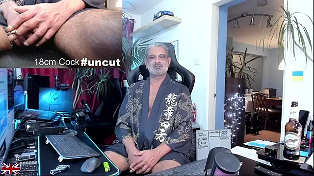 OnlineBossUK's cam snapshot