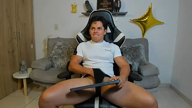 julian_wallace's cam snapshot