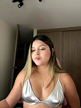 lunablossom_ live sex cam