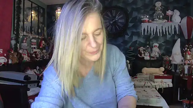 Delichieuse5's cam snapshot