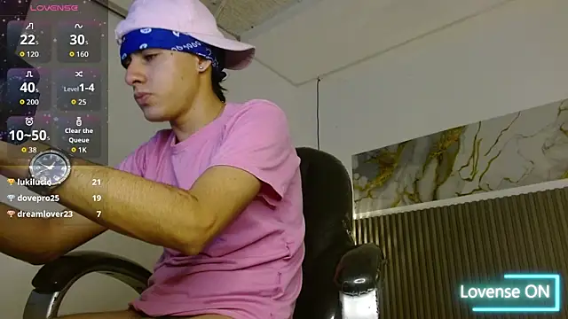 Dyla_n18 live sex cam