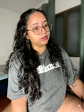 CurlyGirl_1 live sex cam