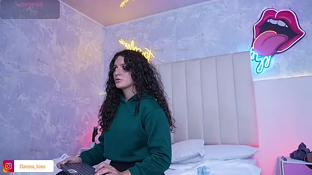 Dannaa_Lovs live sex cam
