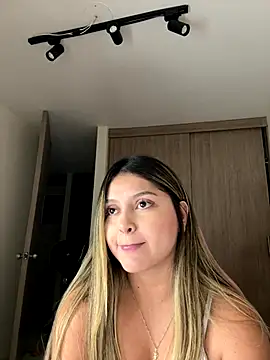 lunablossom_ live sex cam