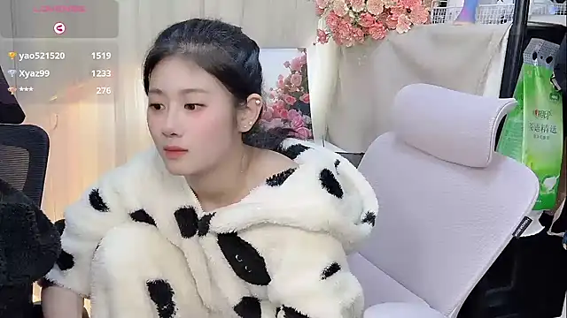 Yvonne-07's cam snapshot