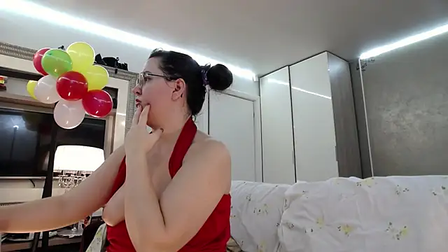 ILoveToFeelU's cam snapshot