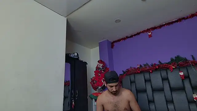 ashtoncooperr's cam snapshot