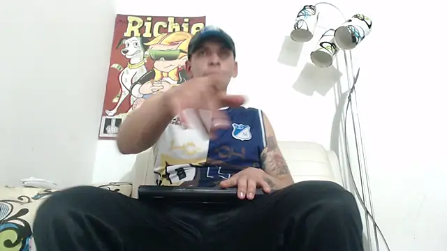 Thomasjons_'s cam snapshot