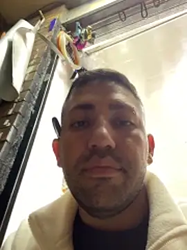 JuanZapata33 live sex cam