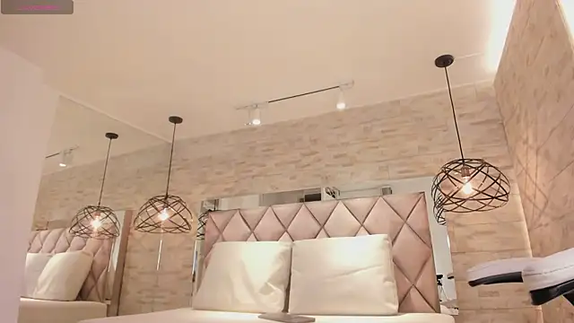 celene_midnight's cam snapshot