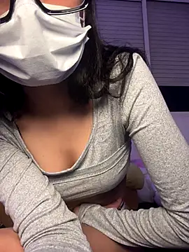 DOUDI-LOVE's cam snapshot