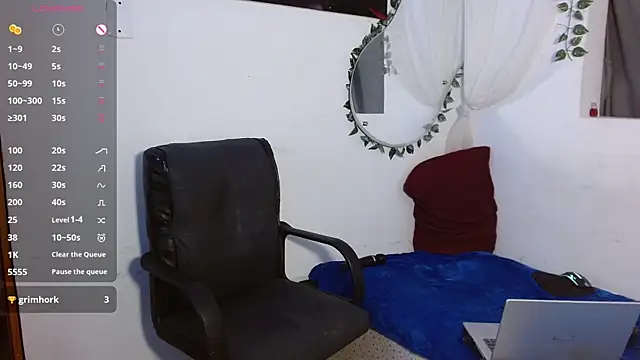 Luna-Naughty live sex cam