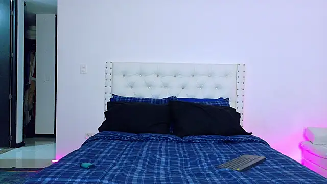 Panther_Boys's cam snapshot