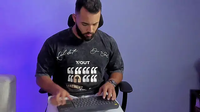 Chris_Varden's cam snapshot