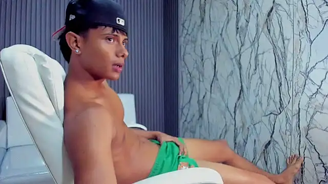 andrew_myersx's cam snapshot