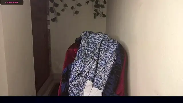 Madhubala01's cam snapshot