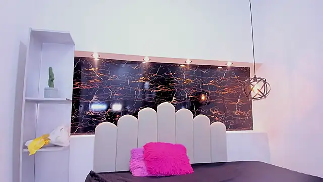 Annyrosee's cam snapshot