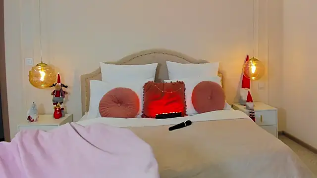 SaintLora live sex cam