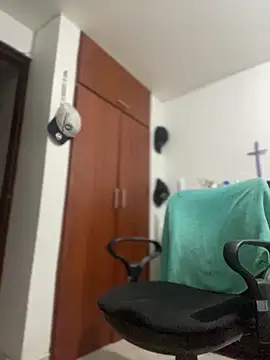 Carola-Ross live sex cam