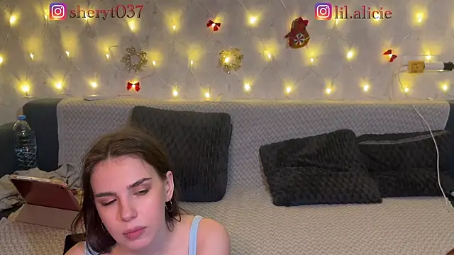 Sweety-Couple-'s cam snapshot