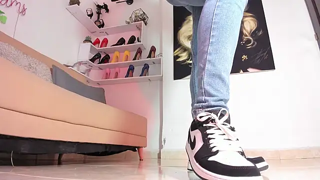 alisiadreams22's cam snapshot