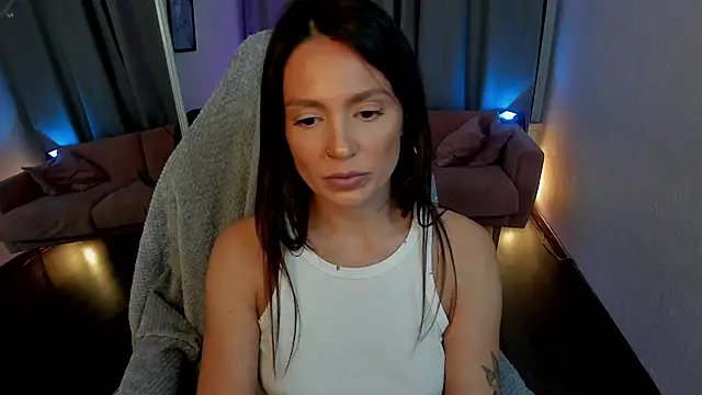 Naila_Whisper's cam snapshot