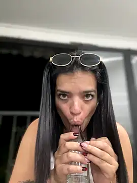 JuanitaMore01's cam snapshot