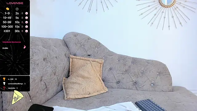 Miah_BigBoobs's cam snapshot