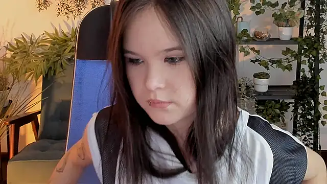 Elainebeness's cam snapshot