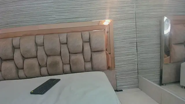 claire_bonny's cam snapshot