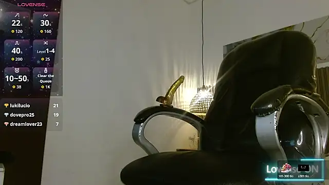 Dyla_n18 live sex cam