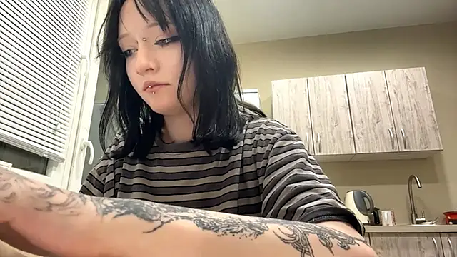 Shine_Luna live sex cam