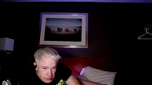 Snarfle82 live sex cam