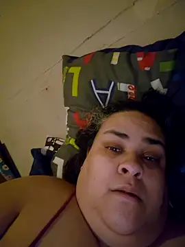 BigBusty_VoluptuousMilfX's cam snapshot