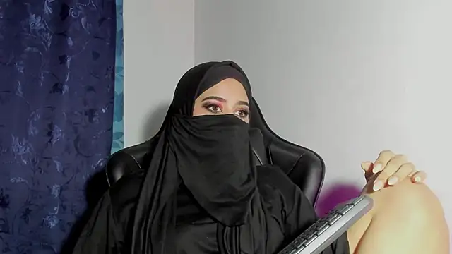 Azahara_ahmad's cam snapshot