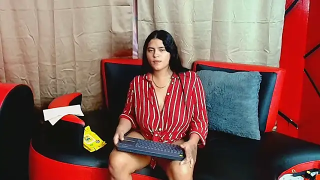 Selenegomezz's cam snapshot