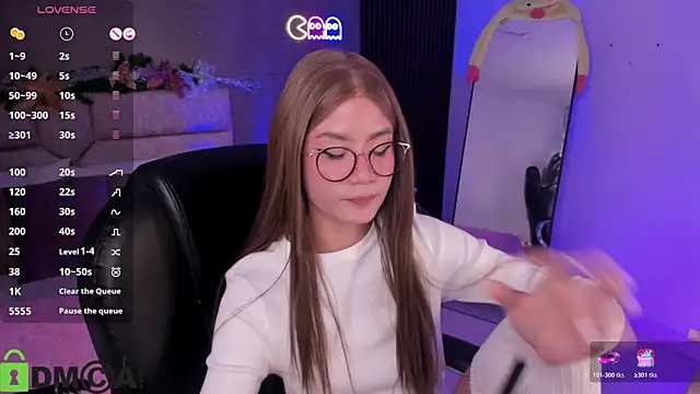 Arinextdoor's cam snapshot