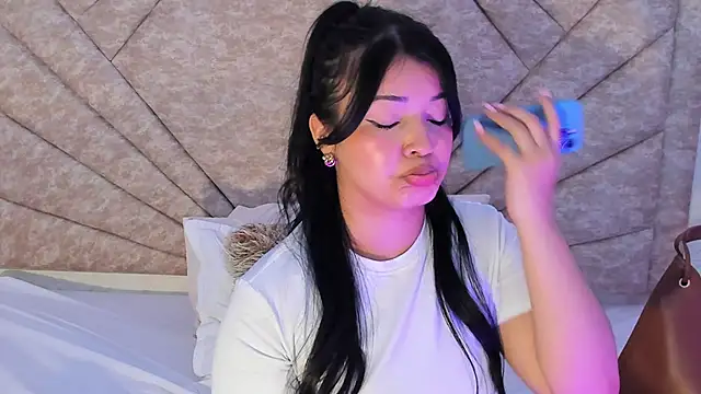 EmmaBlossom's cam snapshot