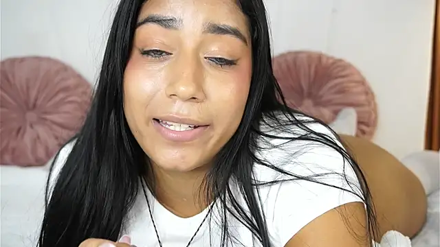 SaraJonesxx's cam snapshot