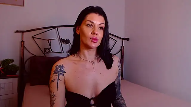 YvonneEverlee's cam snapshot