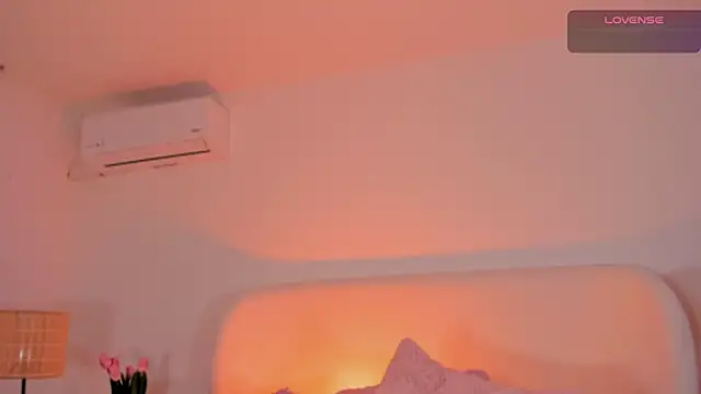 Megan-holly's cam snapshot