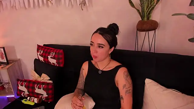 EmmyEvans1 live sex cam