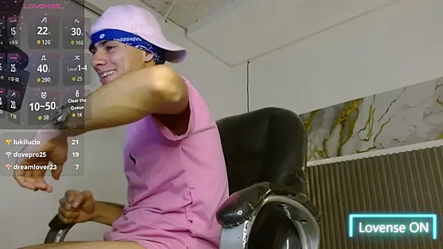 Dyla_n18 live sex cam