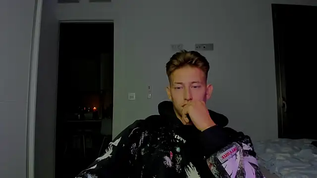 find0m_master's cam snapshot