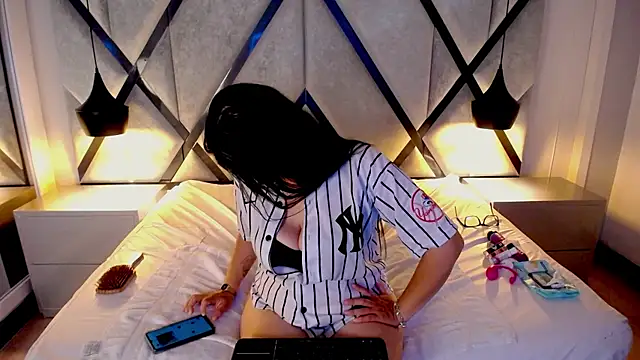 ElenaWatsonn's cam snapshot