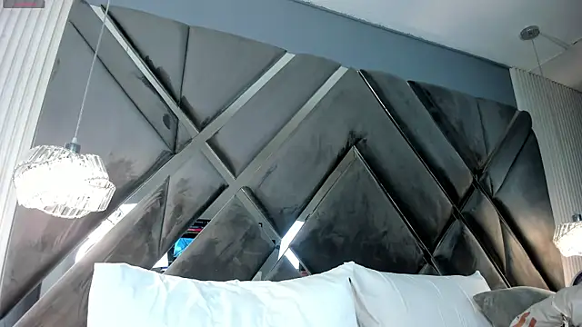 Elyn_Leones's cam snapshot