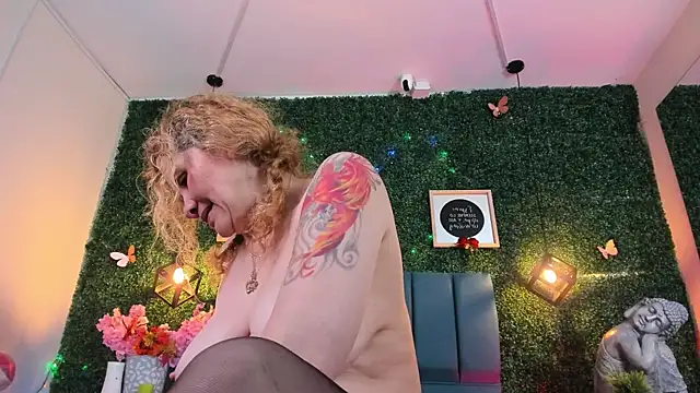 Evangelyne_rose's cam snapshot