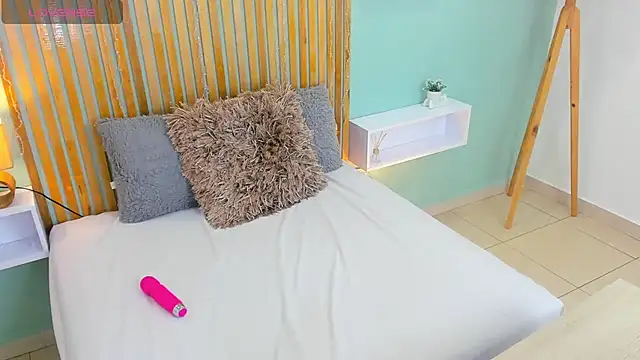 ZoeMalkovaa's cam snapshot