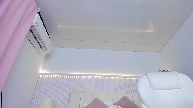 Alissa_piee's cam snapshot