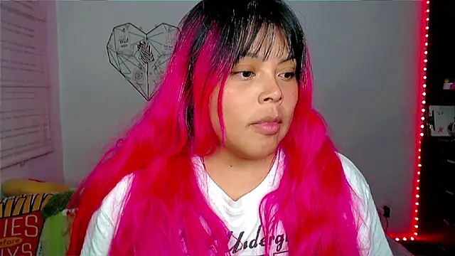 EllieMoonX's cam snapshot